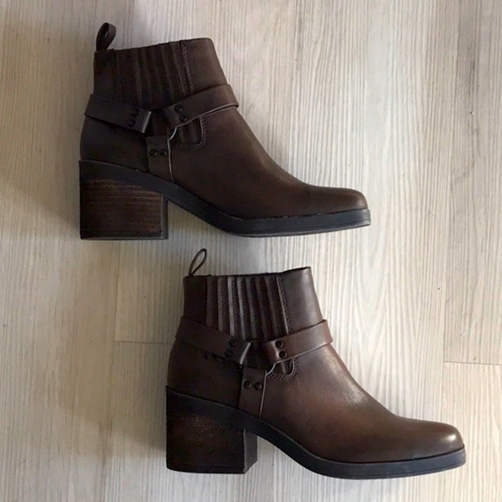 b.o.c. block heel brown suede booties size 8